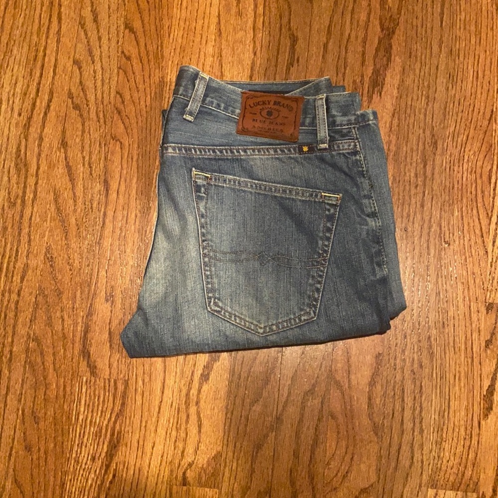 Mens lucky brand size 31 x 34 jeans